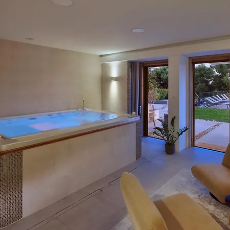 Beletage Rituals Premium With Private Jacuzzi And Pool -free Parking Adults Only Appartement Split